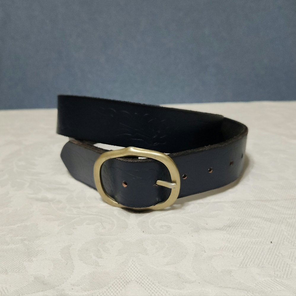 Cotton Traders carved pattern leather belt. Size XL